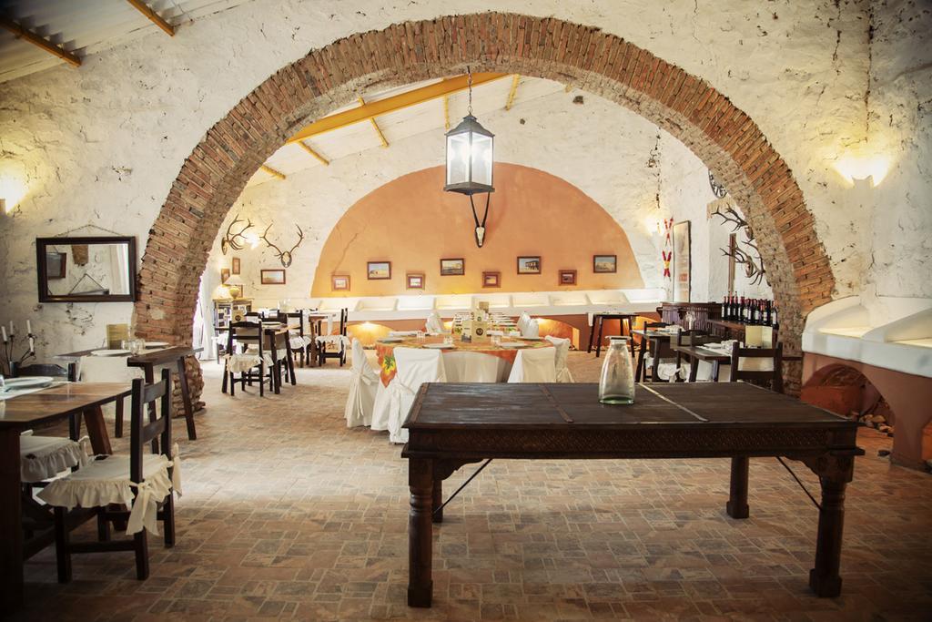 فندق Cacesفي  Alojamiento Rural Historico El Vaqueril المظهر الخارجي الصورة